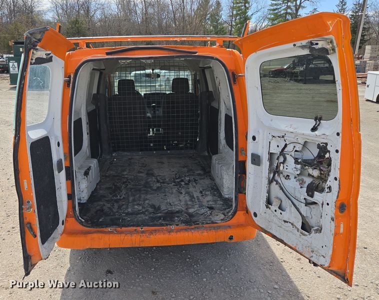 image for item EQ6914 2015 Nissan  NV200 van