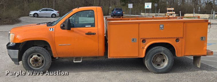 image for item EQ6915 2011 GMC  Sierra 3500HD  utility bed pickup truck