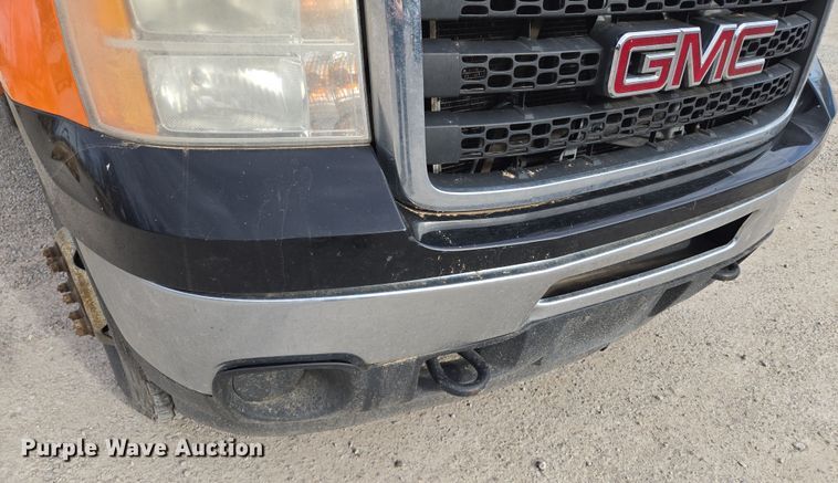 image for item EQ6915 2011 GMC  Sierra 3500HD  utility bed pickup truck