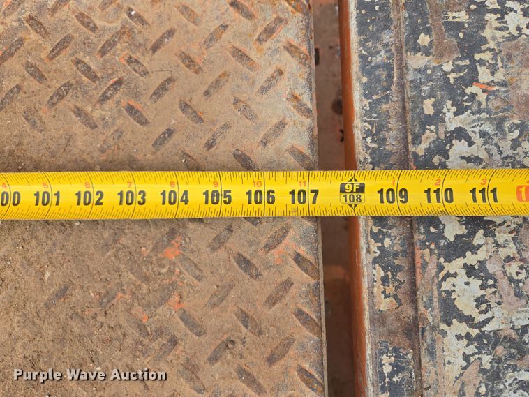 image for item EQ6915 2011 GMC  Sierra 3500HD  utility bed pickup truck