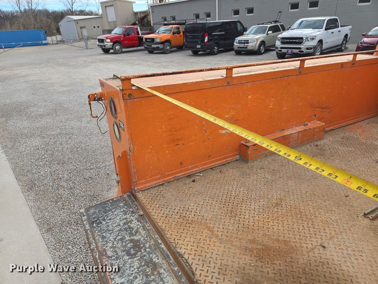 image for item EQ6915 2011 GMC  Sierra 3500HD  utility bed pickup truck