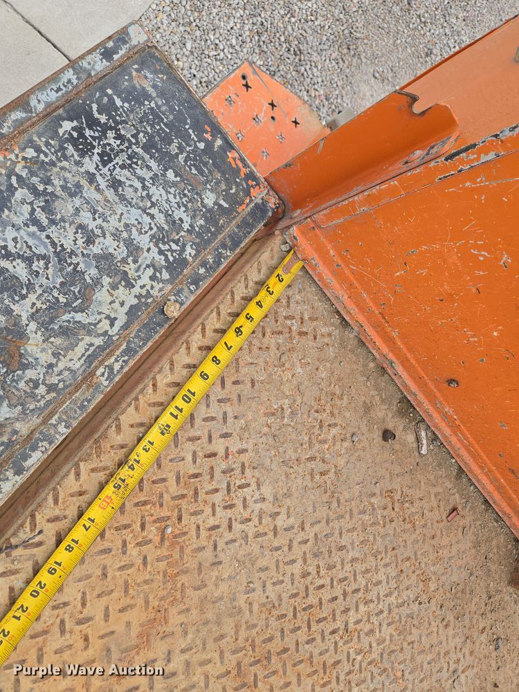 image for item EQ6915 2011 GMC  Sierra 3500HD  utility bed pickup truck