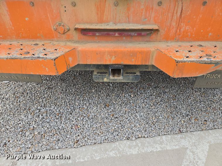 image for item EQ6915 2011 GMC  Sierra 3500HD  utility bed pickup truck