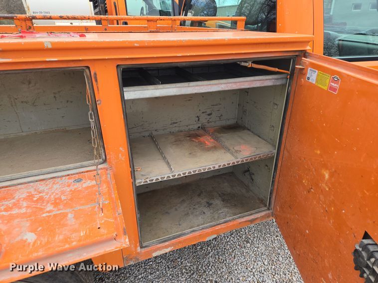 image for item EQ6915 2011 GMC  Sierra 3500HD  utility bed pickup truck