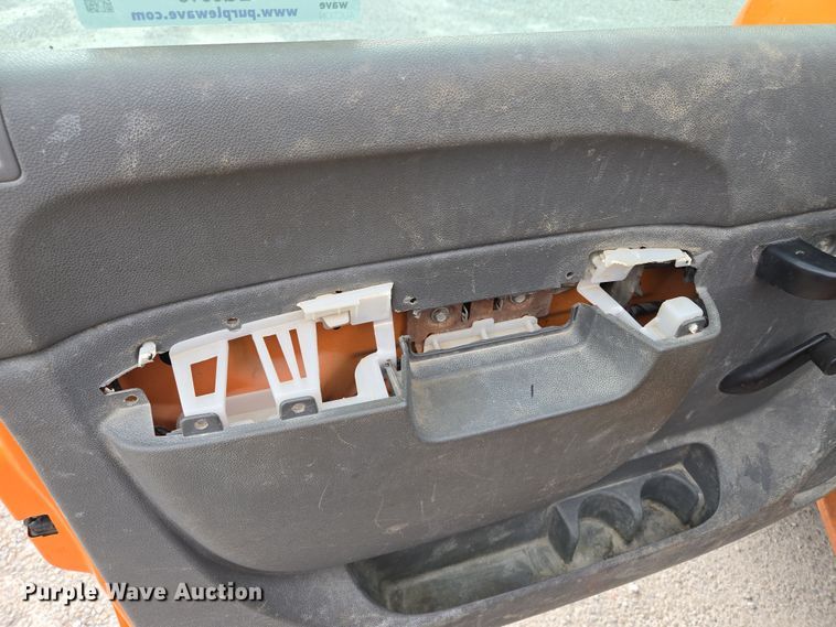 image for item EQ6915 2011 GMC  Sierra 3500HD  utility bed pickup truck