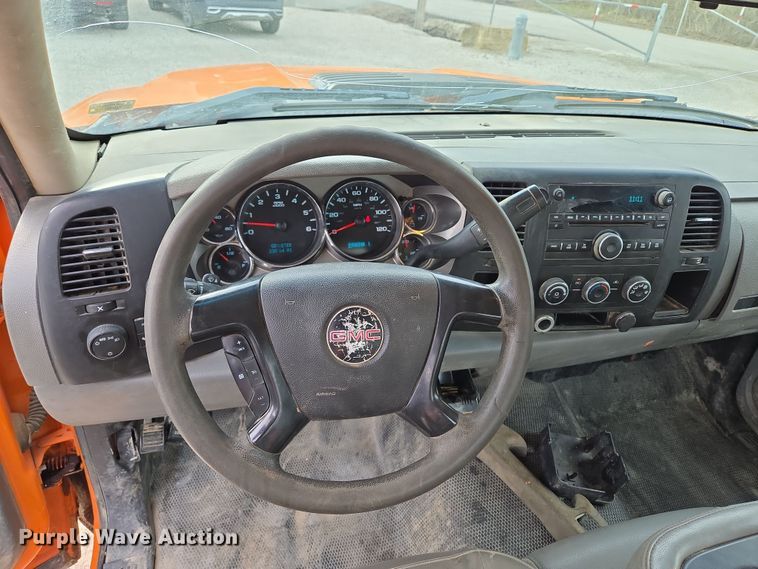 image for item EQ6915 2011 GMC  Sierra 3500HD  utility bed pickup truck