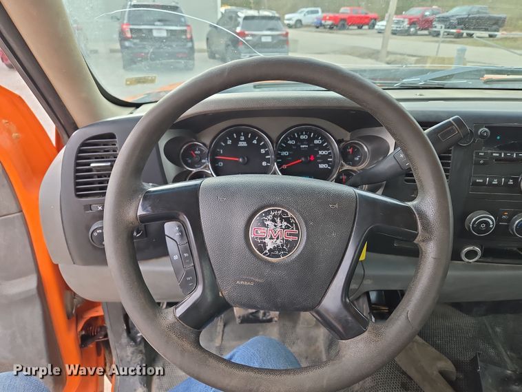 image for item EQ6915 2011 GMC  Sierra 3500HD  utility bed pickup truck