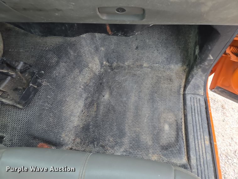 image for item EQ6915 2011 GMC  Sierra 3500HD  utility bed pickup truck