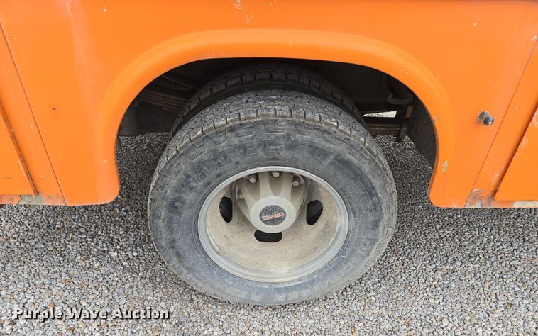 image for item EQ6915 2011 GMC  Sierra 3500HD  utility bed pickup truck