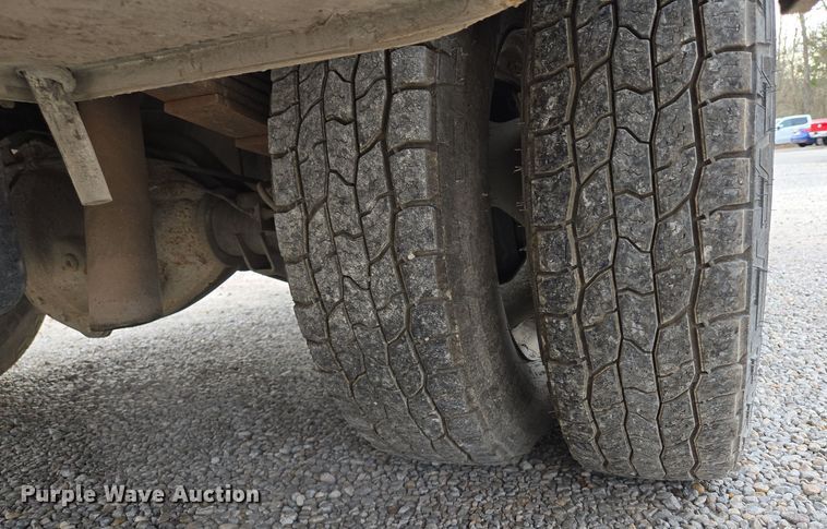 image for item EQ6915 2011 GMC  Sierra 3500HD  utility bed pickup truck