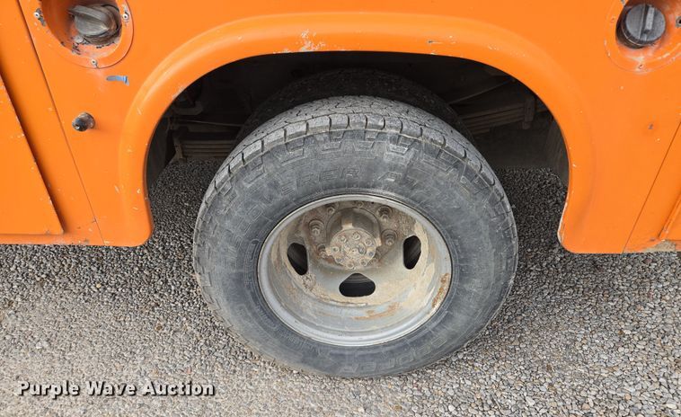 image for item EQ6915 2011 GMC  Sierra 3500HD  utility bed pickup truck