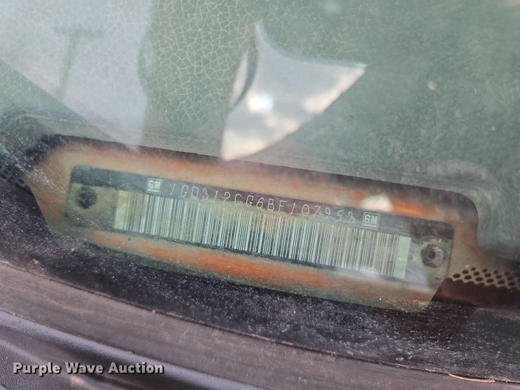 image for item EQ6915 2011 GMC  Sierra 3500HD  utility bed pickup truck