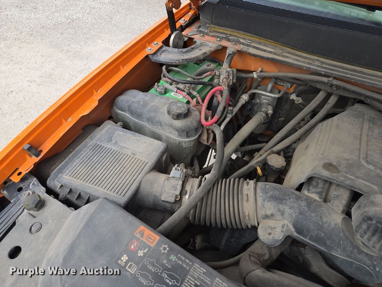 image for item EQ6916 2011 GMC  Sierra 3500HD  flatbed pickup truck