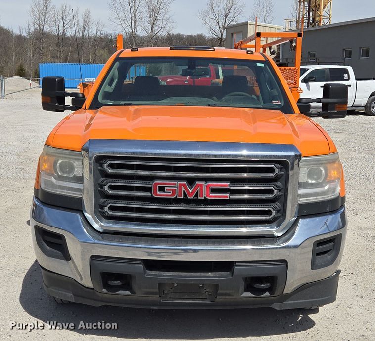 image for item EQ6917 2016 GMC Sierra 3500HD  utility bed pickup truck