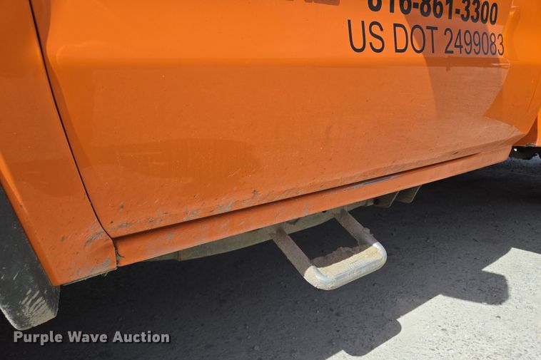 image for item EQ6917 2016 GMC Sierra 3500HD  utility bed pickup truck