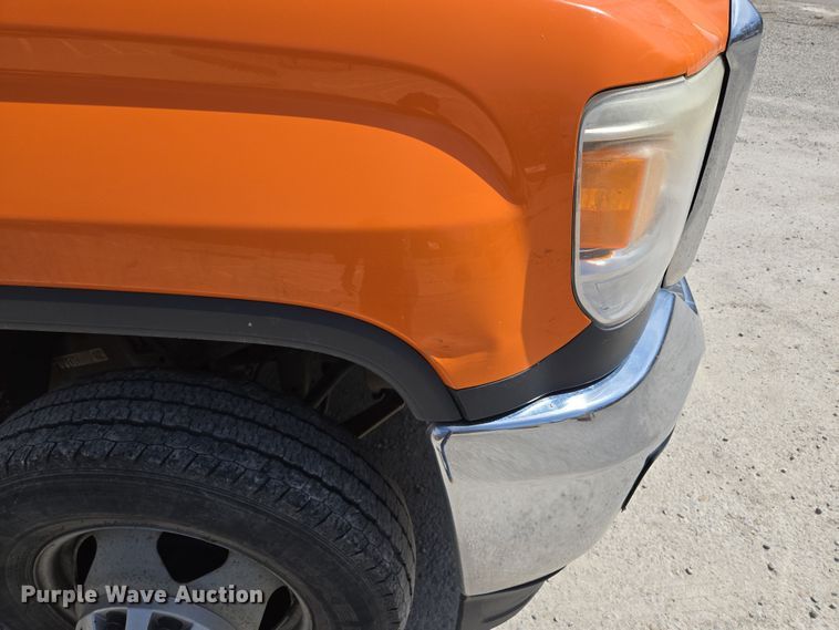 image for item EQ6917 2016 GMC Sierra 3500HD  utility bed pickup truck