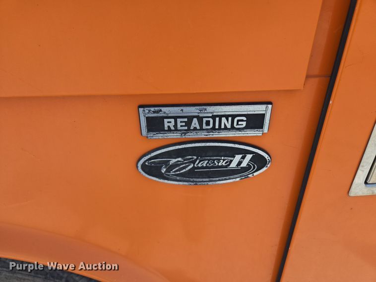 image for item EQ6917 2016 GMC Sierra 3500HD  utility bed pickup truck