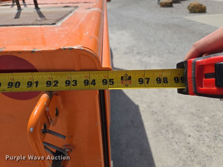 image for item EQ6917 2016 GMC Sierra 3500HD  utility bed pickup truck