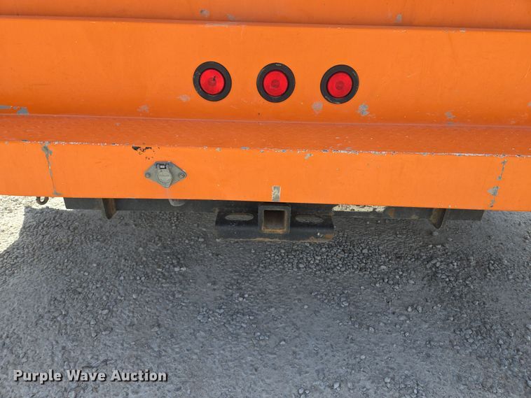 image for item EQ6917 2016 GMC Sierra 3500HD  utility bed pickup truck