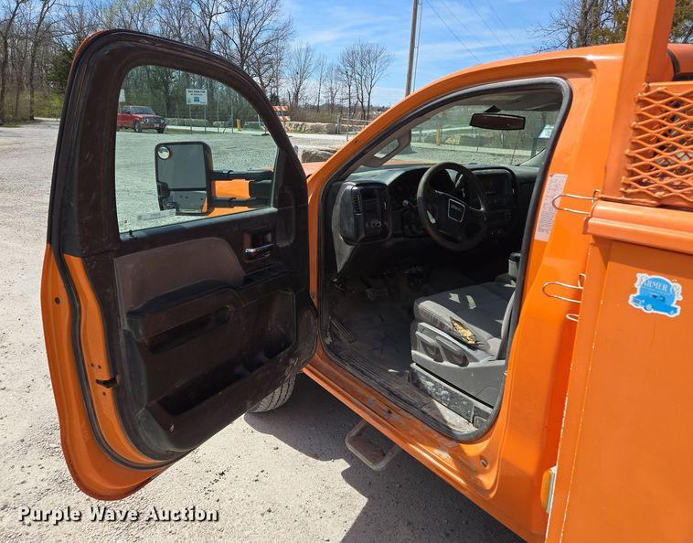 image for item EQ6917 2016 GMC Sierra 3500HD  utility bed pickup truck