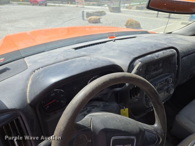 image for item EQ6917 2016 GMC Sierra 3500HD  utility bed pickup truck