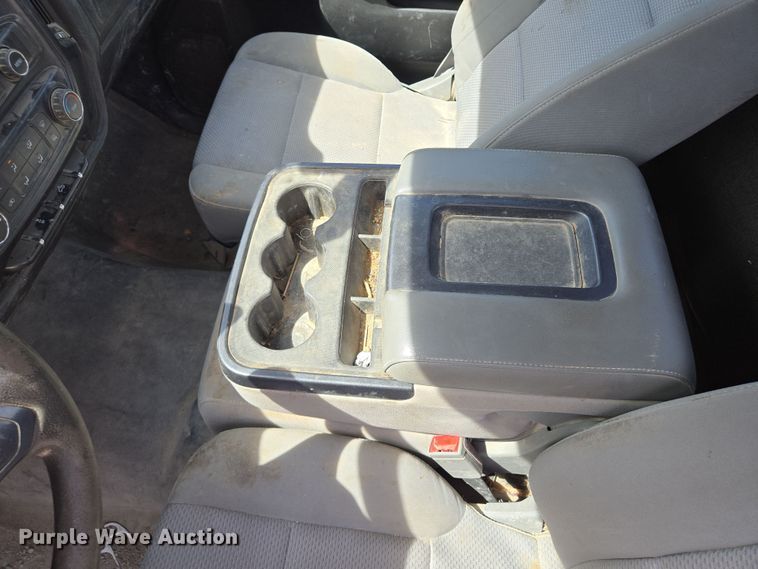 image for item EQ6917 2016 GMC Sierra 3500HD  utility bed pickup truck