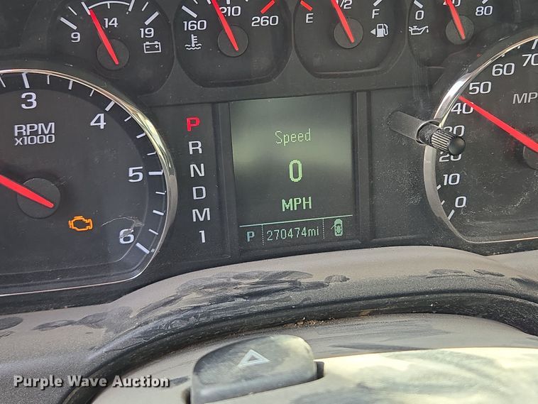 image for item EQ6917 2016 GMC Sierra 3500HD  utility bed pickup truck