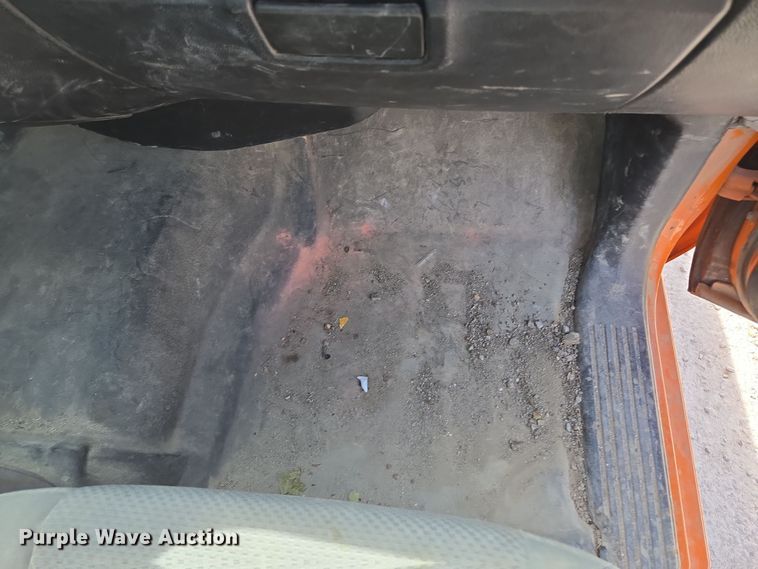 image for item EQ6917 2016 GMC Sierra 3500HD  utility bed pickup truck