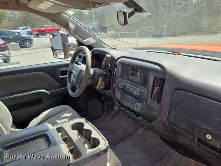 image for item EQ6917 2016 GMC Sierra 3500HD  utility bed pickup truck