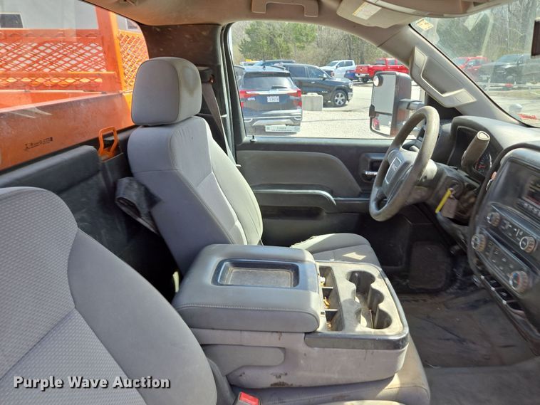 image for item EQ6917 2016 GMC Sierra 3500HD  utility bed pickup truck