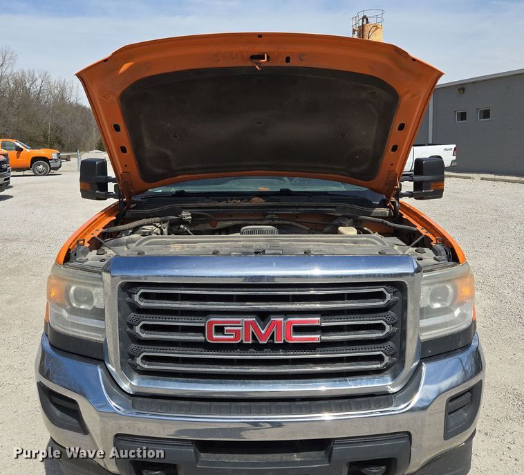 image for item EQ6917 2016 GMC Sierra 3500HD  utility bed pickup truck