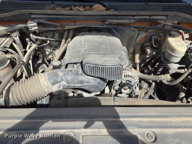 image for item EQ6917 2016 GMC Sierra 3500HD  utility bed pickup truck