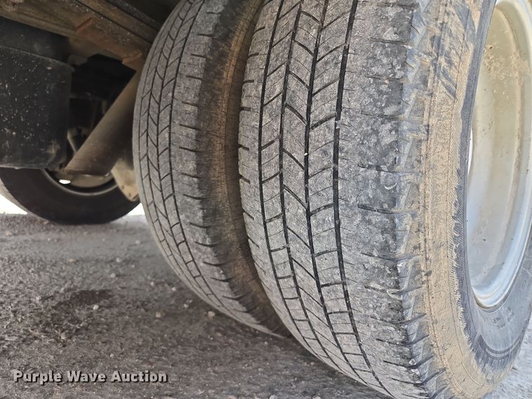 image for item EQ6917 2016 GMC Sierra 3500HD  utility bed pickup truck