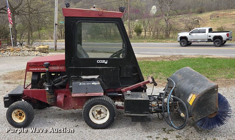 image for item EQ6942 Toro Groundsmaster 325-D lawn mower