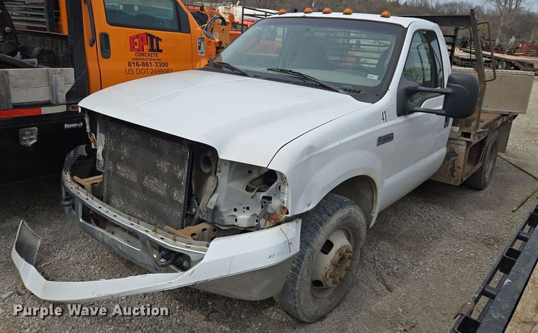 image for item EQ6945 2006 Ford F350 Super Duty flatbed pickup truck