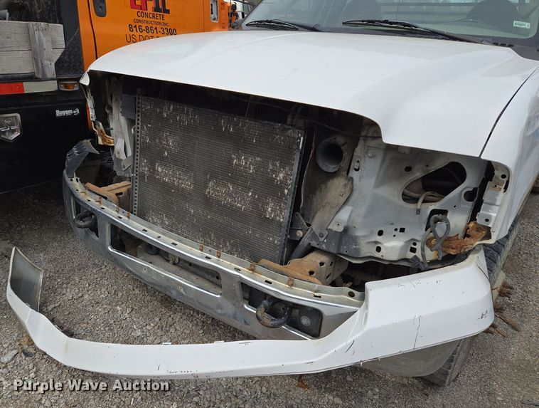 image for item EQ6945 2006 Ford F350 Super Duty flatbed pickup truck