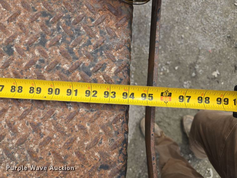 image for item EQ6945 2006 Ford F350 Super Duty flatbed pickup truck