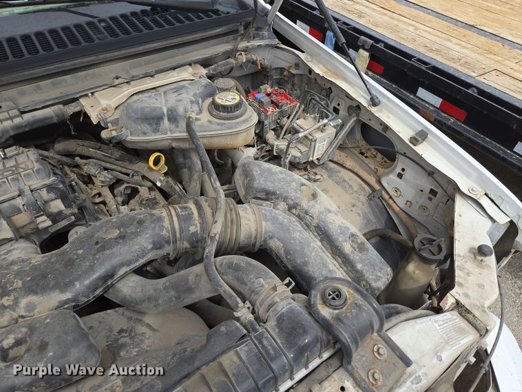 image for item EQ6945 2006 Ford F350 Super Duty flatbed pickup truck