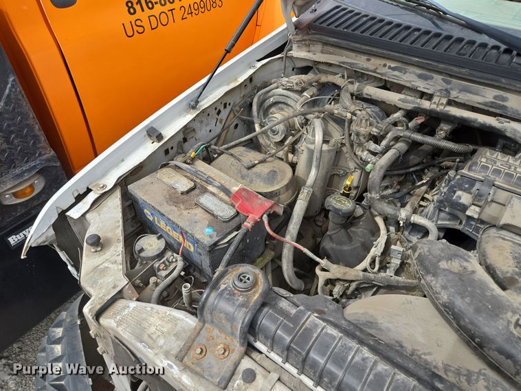 image for item EQ6945 2006 Ford F350 Super Duty flatbed pickup truck