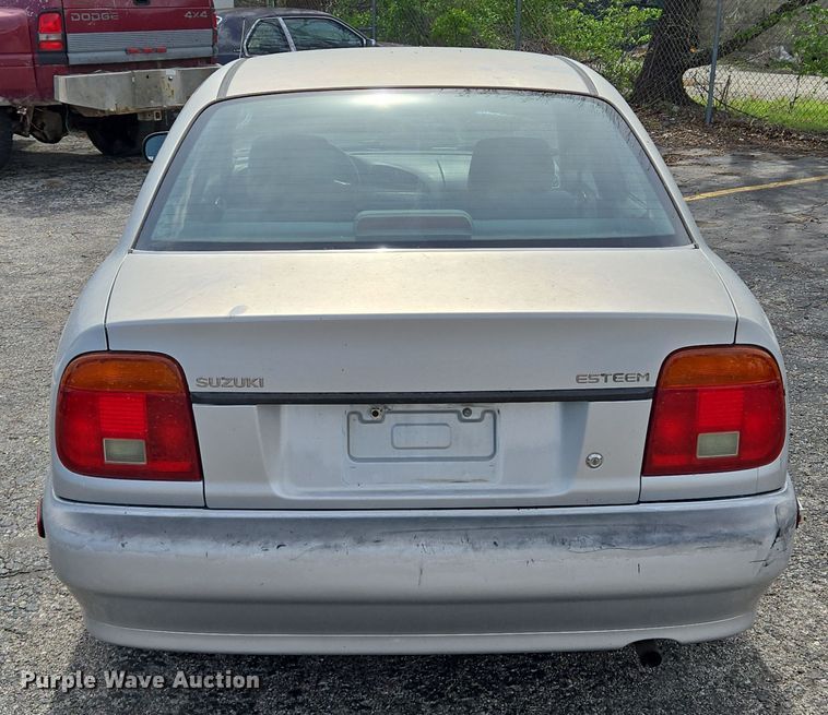 image for item EQ6987 1997 Suzuki  Esteem  