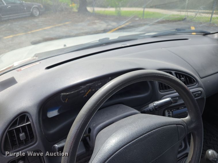 image for item EQ6987 1997 Suzuki  Esteem  