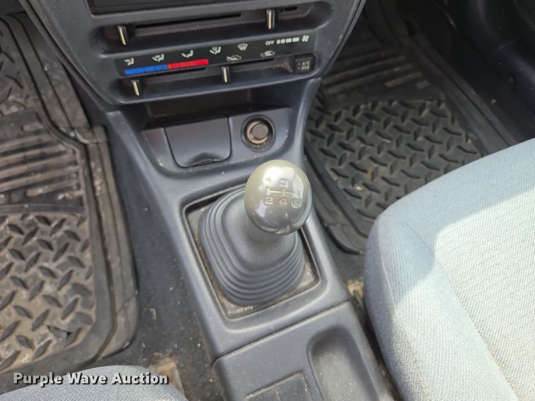 image for item EQ6987 1997 Suzuki  Esteem  