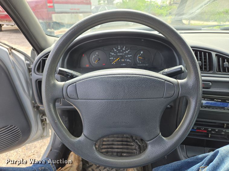 image for item EQ6987 1997 Suzuki  Esteem  