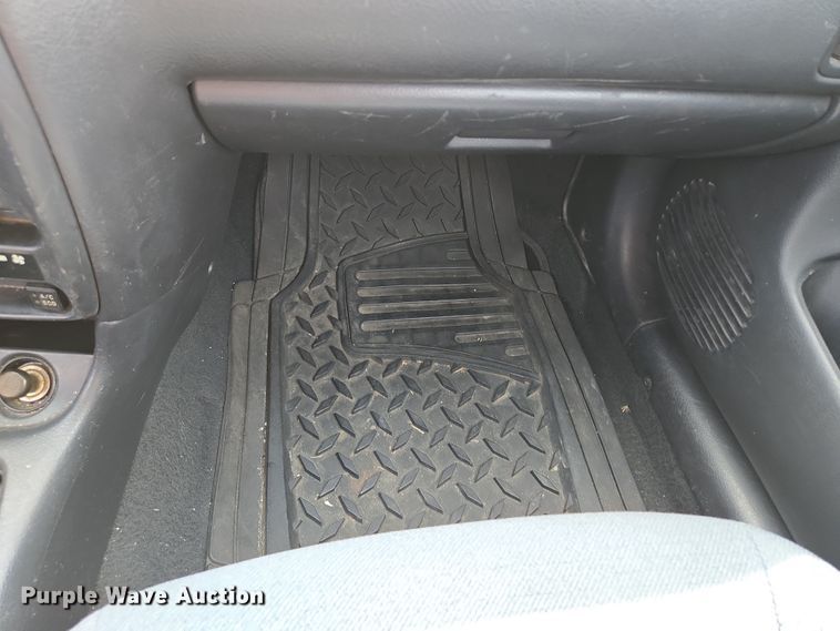 image for item EQ6987 1997 Suzuki  Esteem  