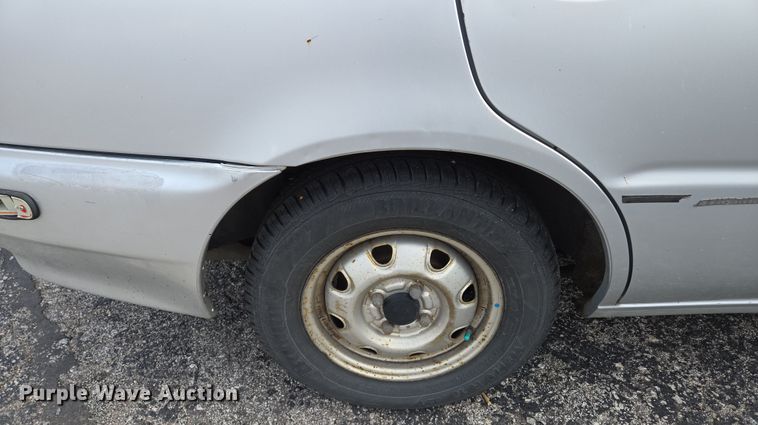 image for item EQ6987 1997 Suzuki  Esteem  