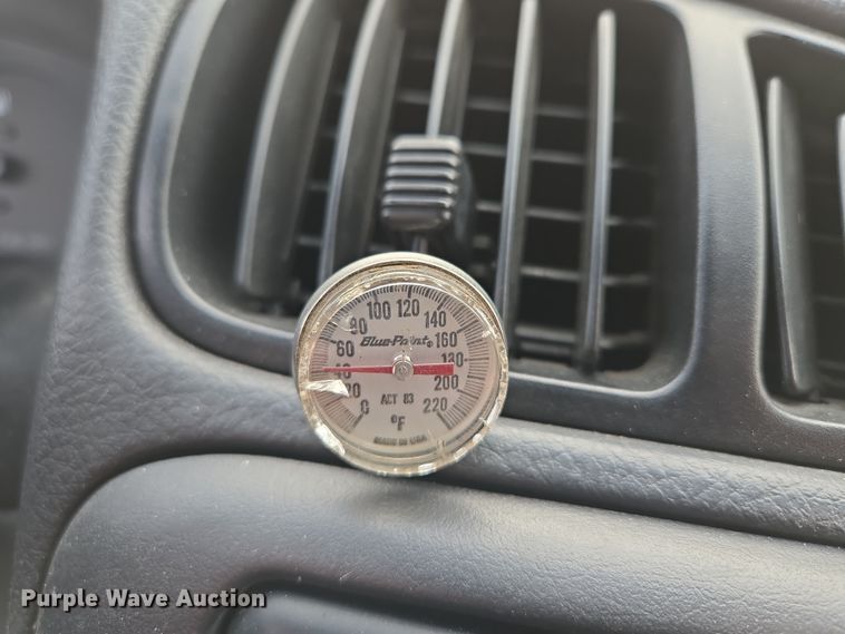 image for item EQ6987 1997 Suzuki  Esteem  