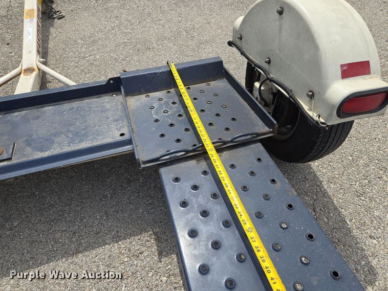 image for item EQ6988 2005 Master Tow car dolly 