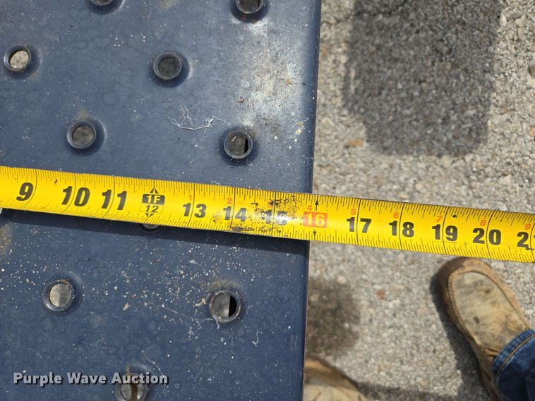 image for item EQ6988 2005 Master Tow car dolly 