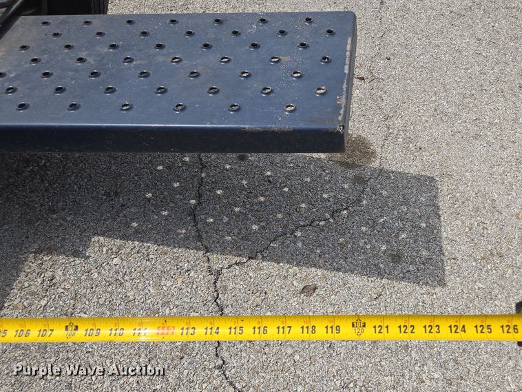 image for item EQ6988 2005 Master Tow car dolly 