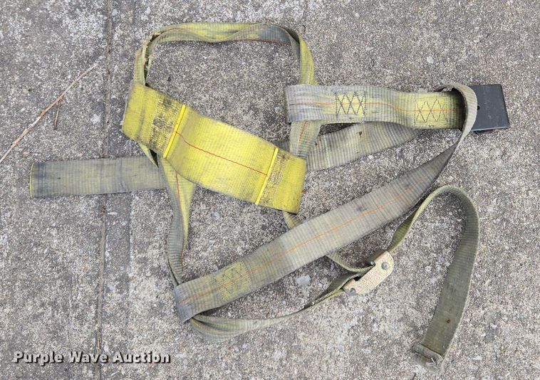 image for item EQ6988 2005 Master Tow car dolly 